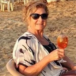 Meet your Posher, Debbie